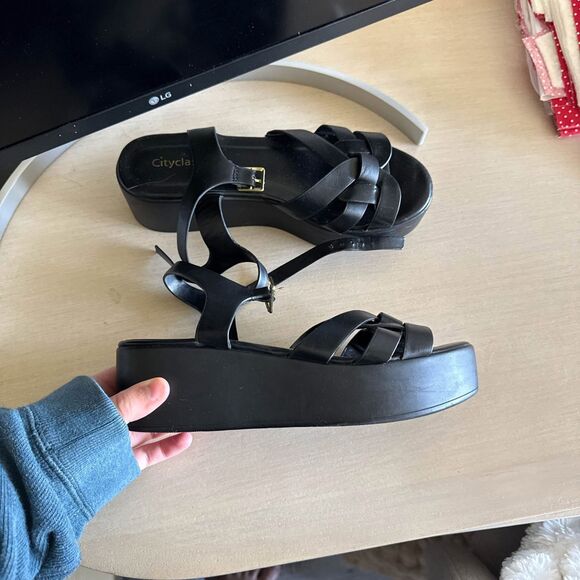 City Classified Black Platform Sandals - Picture 2 of 4